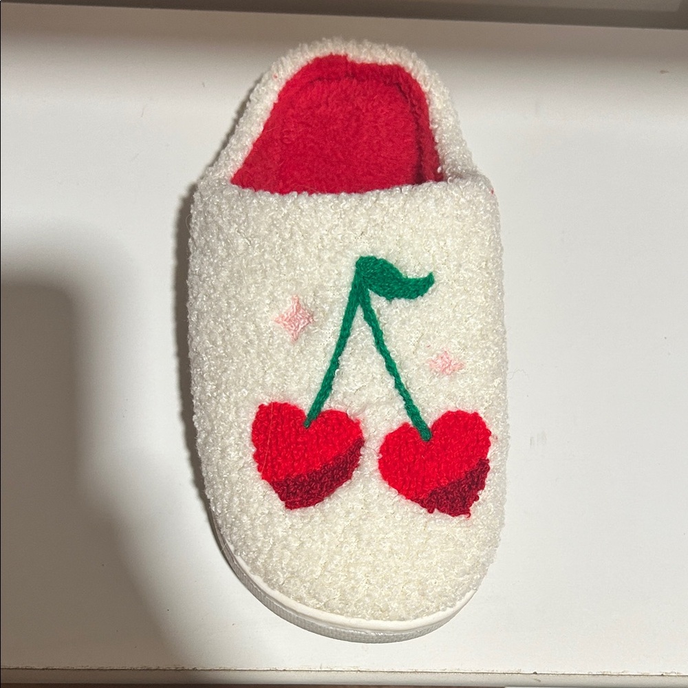 NWOT Right foot only Adorable Cherry Kids Slippers - Red and White